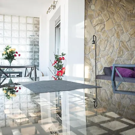 Deniahome Apartament *